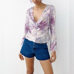 Women’s ZARA satiny purple marble pattern flared‎ sleeves blouse size small